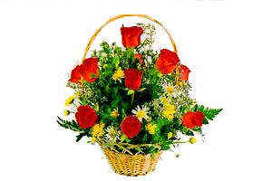 ahsap sepet kirmizi g�ller  Sel�uklu Mah kaliteli taze ve ucuz �i�ekler 