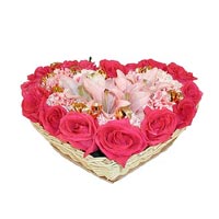 kalp bi�iminde g�ller ve lilyum  Gaziosmanpa�a Mah �i�ek g�nderme 