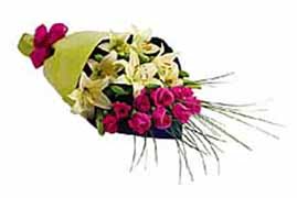 1 lilyum ve 7 g�lden buket  Sincan �i�ek sipari�i vermek 
