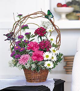 �stasyon Mah �i�ek yolla  sepet i�erisinde karanfil gerbera ve kir �i�ekleri
