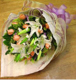 Tando�an Mah g�venli kaliteli h�zl� �i�ek  11 ADET G�L VE 1 ADET KAZABLANKA