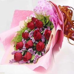 11 adet kirmizi g�l ve kir �i�ekleri Tando�an Mah g�venli kaliteli h�zl� �i�ek 