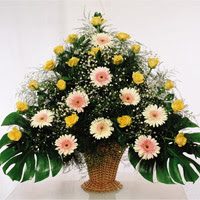 Atat�rk Mah yurti�i �i�ek sipari�i  17 adet sari g�l 9 adet gerbera sepette