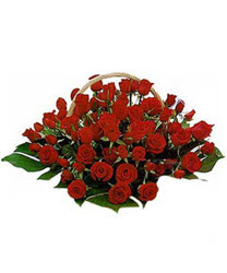 Tando�an Mah g�venli kaliteli h�zl� �i�ek  33 G�l ile hazirlanmis sepet aranjman. (Renk alte