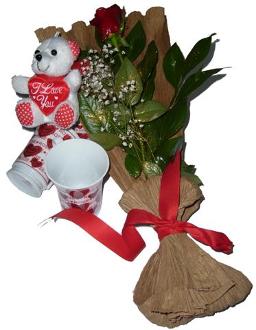1 adet g�l buketi , 2 li kupa ve Ilove you ayicik