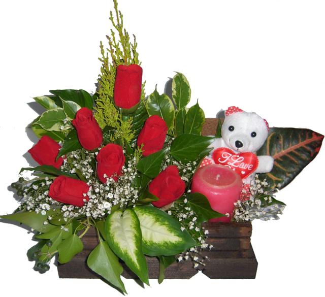 Gaziosmanpa�a Mah �i�ek g�nderme  Sandik i�erisinde 7 adet g�l , mum , oyuncak pelus