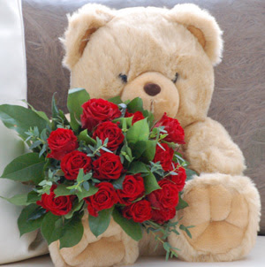 Atat�rk Mahallesi �i�ek sipari�i  9 adet kirmizi g�l ve orta boy ayicik