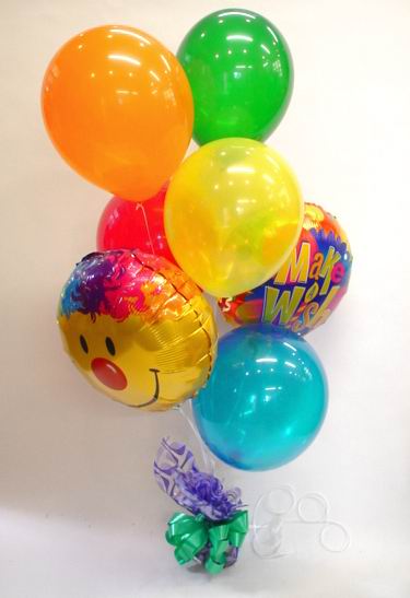 Bah�ekap� Mah cicekciler , cicek siparisi  17 adet u�an balon ve k���k kutuda �ikolata