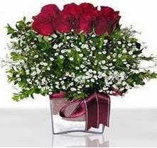 Tando�an Mah g�venli kaliteli h�zl� �i�ek  mika yada cam vazo i�erisinde 7 adet g�l