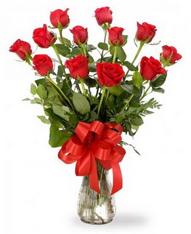 P�narba�� Mahallesi �i�ek�i adresleri  12 adet k�rm�z� g�llerden vazo tanzimi