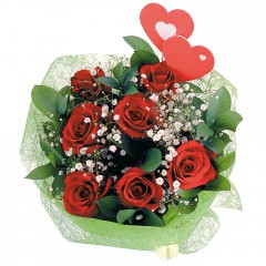 Tando�an Mah g�venli kaliteli h�zl� �i�ek  7 adet k�rm�z� g�l ve 2 adet kalp �ubuk