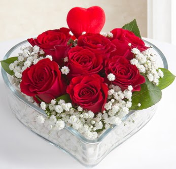 Kalp i�erisinde 7 k�rm�z� g�l kalp �ubuk Plevne Mahallesi �i�ek ma�azas� 