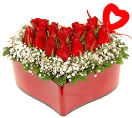 Kalp i�erisinde 9 k�rm�z� g�l kalp �ubuk Sincan �i�ek sipari�i vermek 