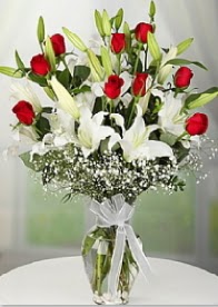 9 adet k�rm�z� g�l 3 dal kazablanka Ertu�rulgazi Mah �i�ek g�nderme 