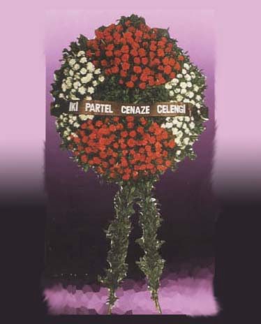 Yunusemre Mah hediye �i�ek yolla  Iki partel �elenk cenaze i�in