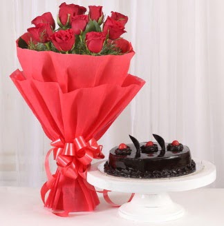 10 Adet k�rm�z� g�l ve 4 ki�ilik ya� pasta Tando�an Mah g�venli kaliteli h�zl� �i�ek 