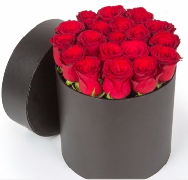 21 adet siyah kutuda k�rm�z� g�l Malazgirt Mah anneler g�n� �i�ek yolla 
