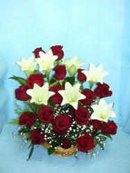 g�ller ve kazablankalardan sepet  Fatih �i�ek g�nderme sitemiz g�venlidir 