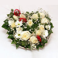 me�rutiyet �i�ek�i ma�azas�  ince cam i�erisinde 13 adet beyaz g�l ve kir �i�ek