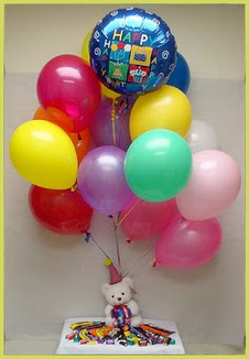 Yenikent online �i�ek�i  Sevdiklerinize 17 adet u�an balon demeti yollayin.