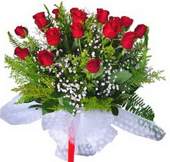 Mara�al�akmak Mah sevgilime hediye �i�ek  12 adet kirmizi g�l buketi esssiz g�rsellik