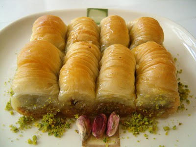 tatli g�nder Essiz lezzette 1 kilo Fistikli Sari Burma �stasyon Mah �i�ek yolla 