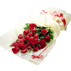 �i�ek g�nderme 13 adet kirmizi g�l buketi Mara�al�akmak Mah sevgilime hediye �i�ek 