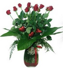 Gaziosmanpa�a Mah �i�ek g�nderme  11 adet kirmizi g�l ve 1 adet kalp �ubuk