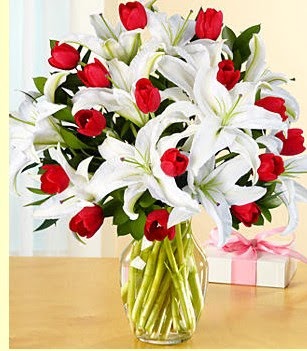 Atat�rk Mah yurti�i �i�ek sipari�i  3 kazablanka 10 k�rm�z� g�l vazosu