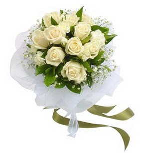 Andi�en Mahallesi �i�ek�iler  11 adet benbeyaz g�llerden buket 