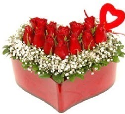 Kalp i�erisinde 9 k�rm�z� g�l kalp �ubuk Sincan �i�ek sipari�i vermek 