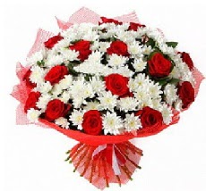 11 adet k�rm�z� g�l ve 1 demet krizantem me�rutiyet �i�ek�i ma�azas� 