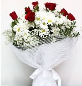 9 adet k�rm�z� g�l ve papatyalar buketi Sincan �i�ek sipari�i vermek 