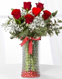 5 adet k�rm�z� g�l kalp �ubuk cam vazoda Plevne Mahallesi �i�ek ma�azas� 